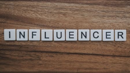 Influencer Influencer